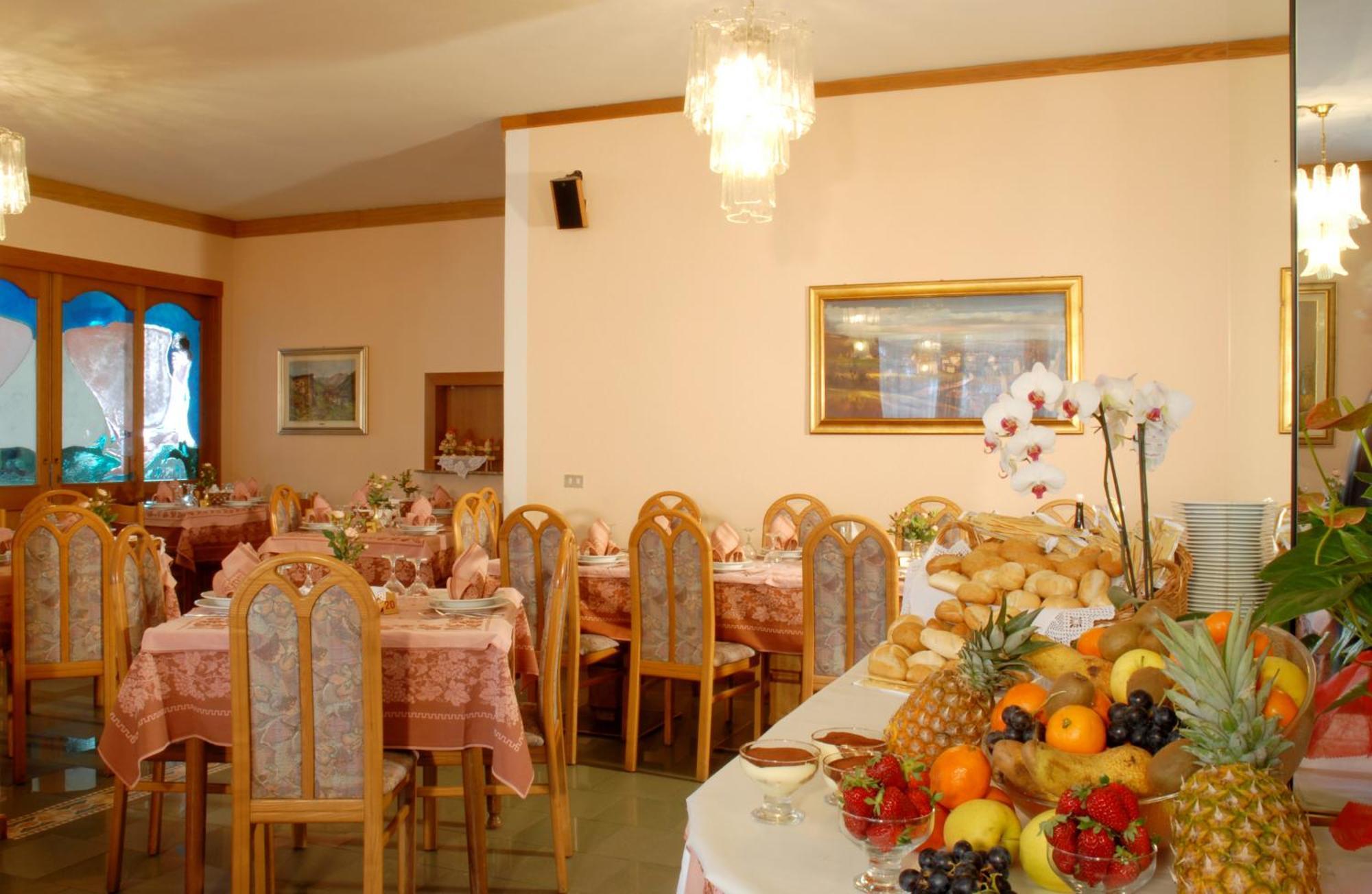 פיירה די פרימיירו Hotel Sass Maor מראה חיצוני תמונה