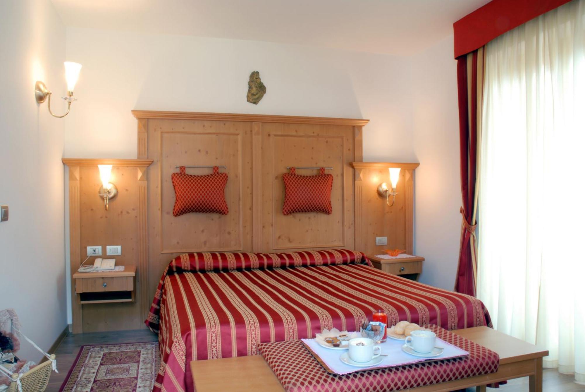 פיירה די פרימיירו Hotel Sass Maor מראה חיצוני תמונה