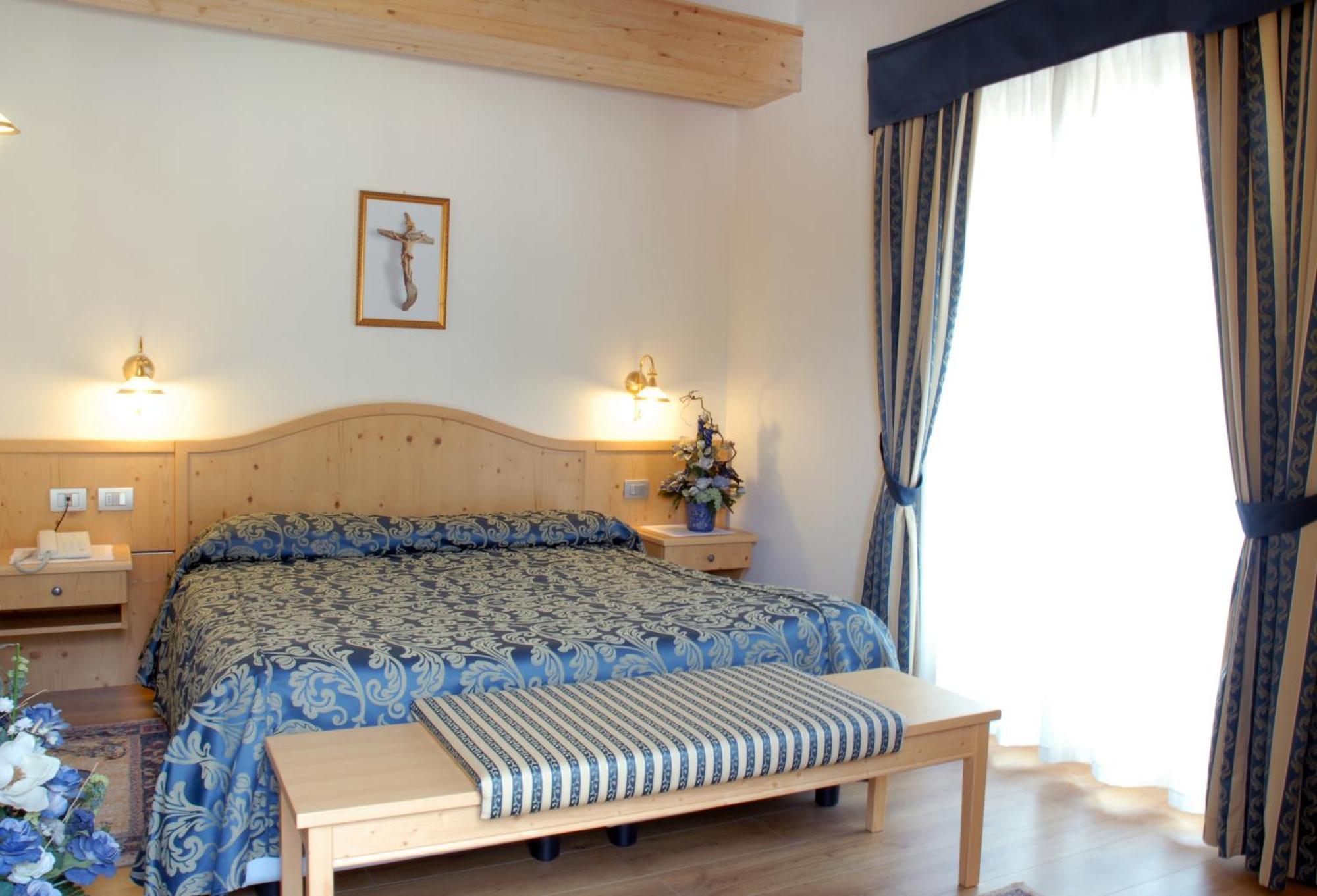 פיירה די פרימיירו Hotel Sass Maor מראה חיצוני תמונה