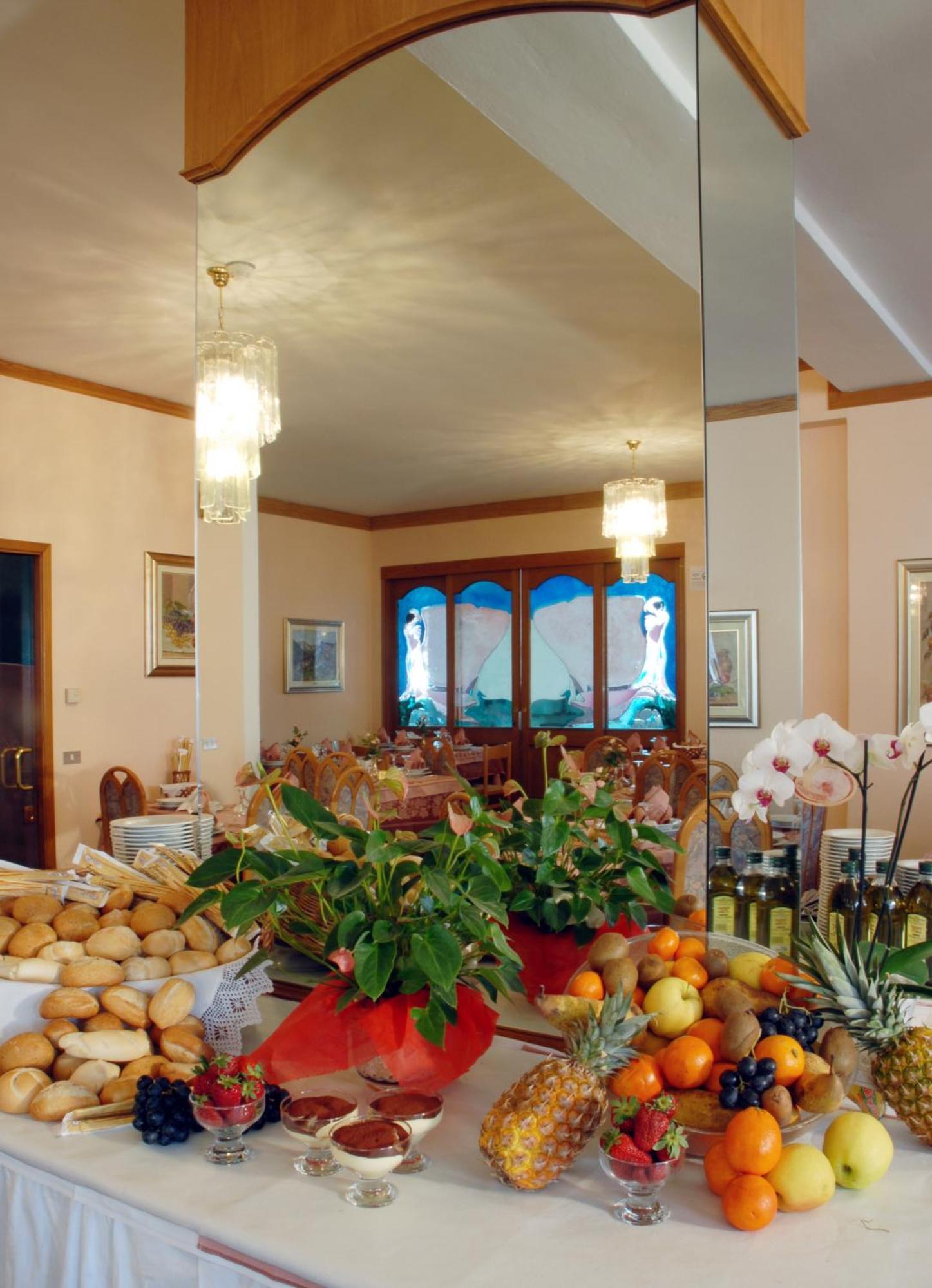 פיירה די פרימיירו Hotel Sass Maor מראה חיצוני תמונה